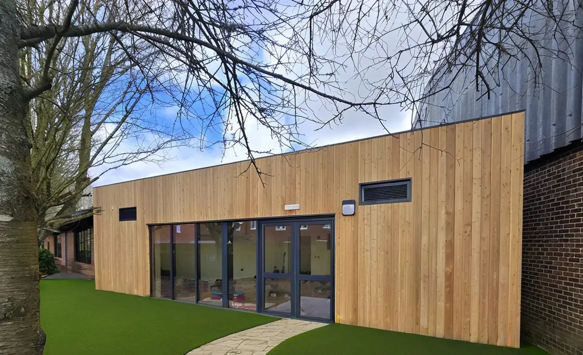 Hunderford lesuire centre modular building ouside