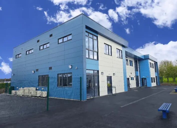 Completed modular education building delivered through coordinated modular project delivery in the UK
