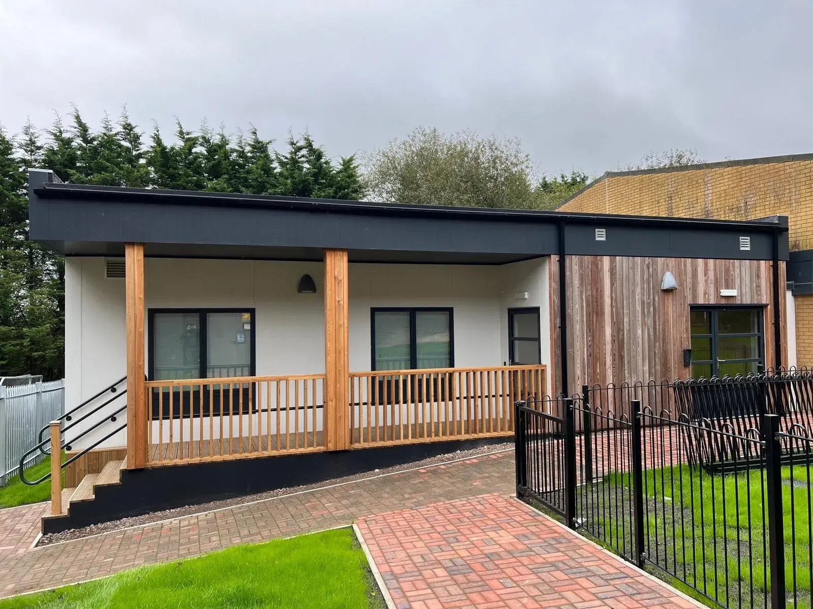 cwrt-rawlin-primary-school