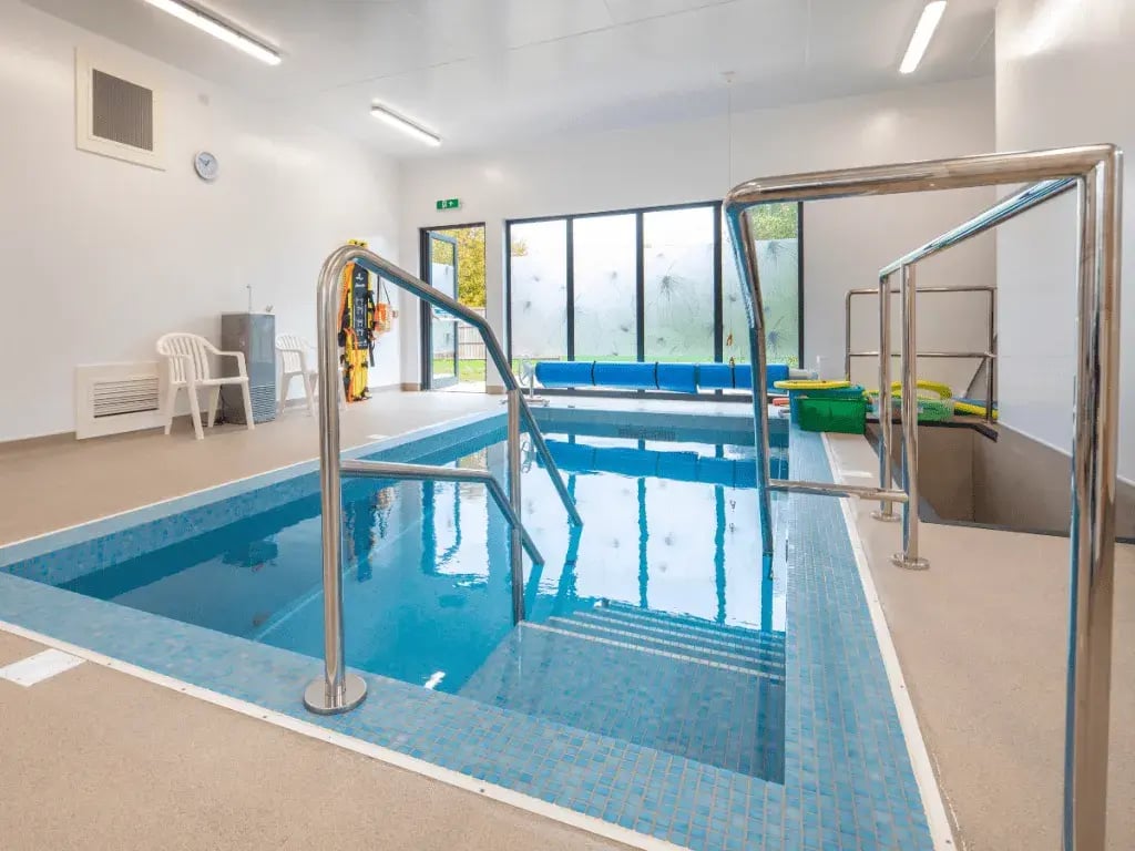 inside-dene-barton-hydrotherapy-pool-other-view-1024x768
