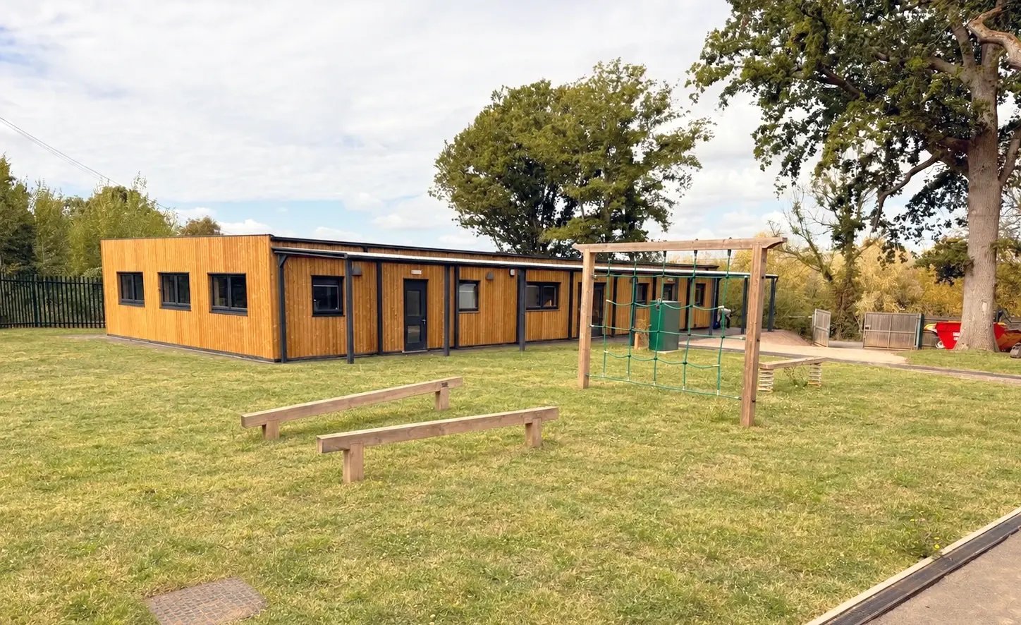 muntham-house-school-modular-building-exterior-06