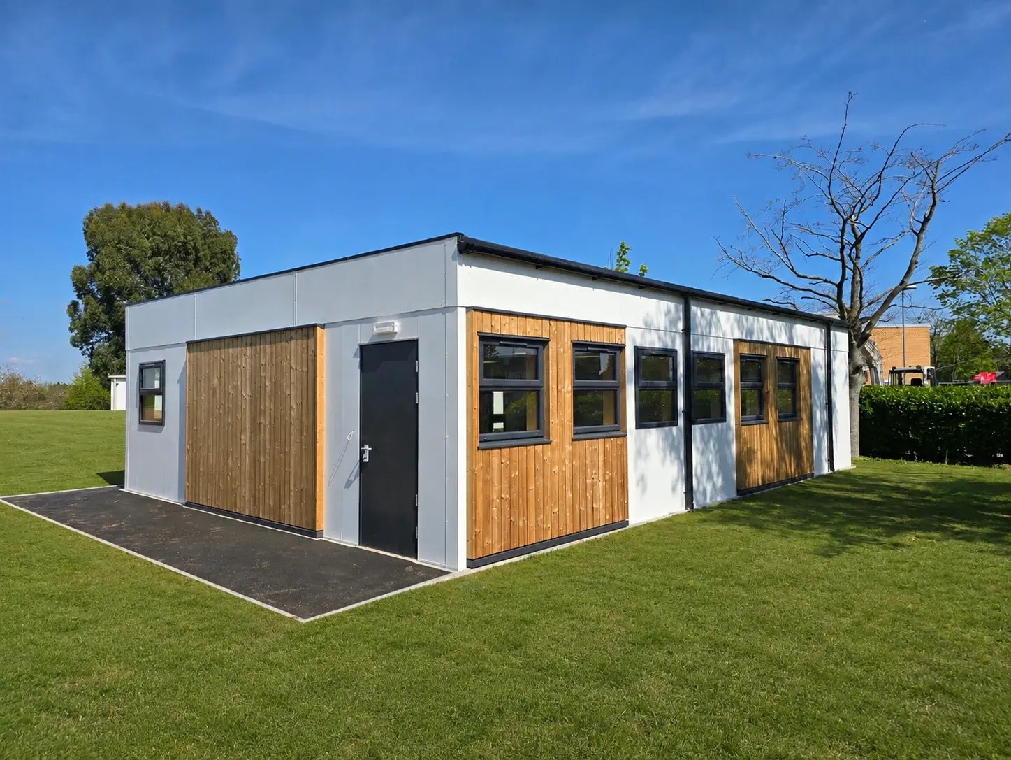 send-modular-classroom-side-view-wyken-croft-primary-school.webp