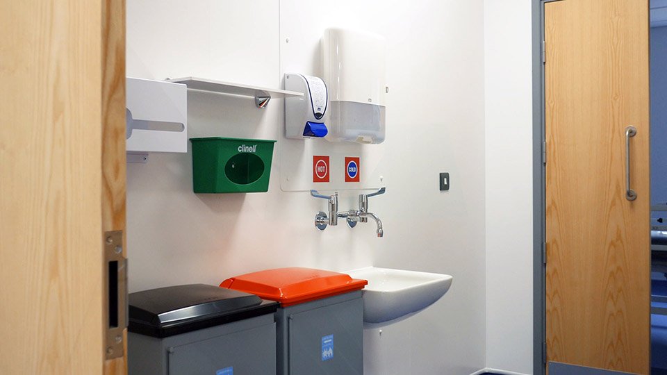 Modular hospital hygiene facilities